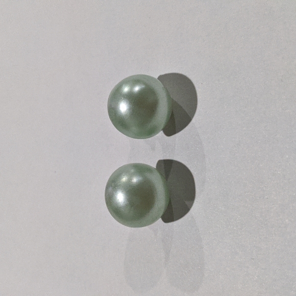 Vintage Plastic Earrings - Picture 5 of 8